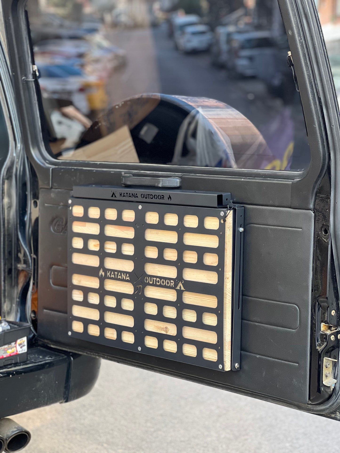 Katana 4x4 Rear Door Table (Express Shipping Included)