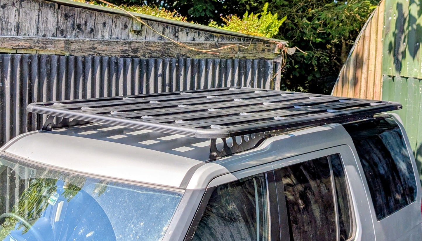 Land Rover Discovery 3&4 Alu-Mod low profile roof rack + vehicle specific brackets