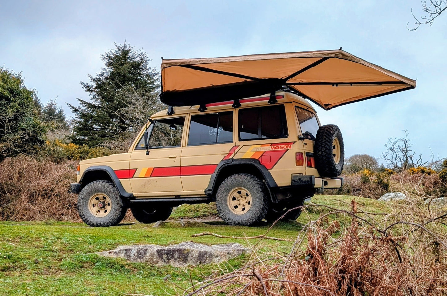 JKoverland 270° Degree Awning LHS